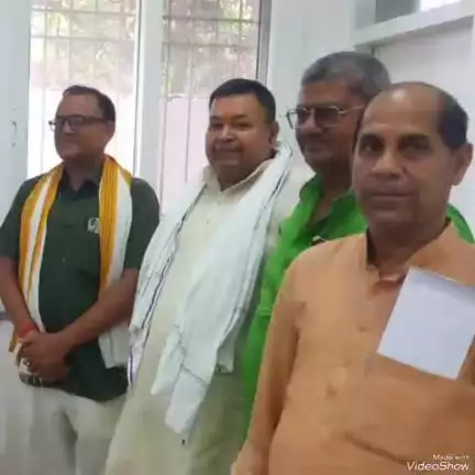 सूर्यपुरा: सूर्यपुरा और दावथ प्रखंड के जदयू नेताओं को प्रदेश के पदाधिकारी मनोनीत होने पर नेताओं और कार्यकर्ताओं ने दी बधाई