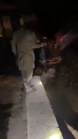 रायसिंहनगर: रायसिंहनगर की PS नहर पर तूफान के कारण जगह-जगह टूटकर गिरे पेड़, किया गया राहत कार्य