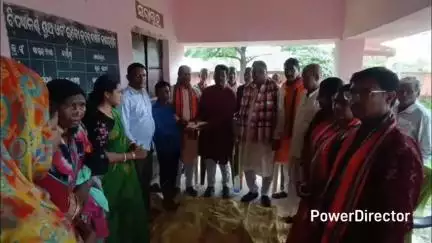 କରଞ୍ଜିଆ: ଗୁଡଙ୍ଗ ଠାରେ ଠାରେ ପ୍ରଧାନମନ୍ତ୍ରୀଙ୍କ ମନ କି ବାତ କାର୍ଯ୍ୟକ୍ରମ ଅନୁଷ୍ଠିତ, ସାଂସଦ ଙ୍କ ଯୋଗଦାନ