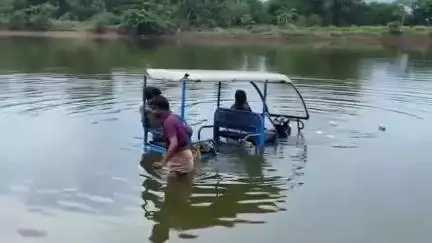 কেশিয়ারি: কেশিয়াড়িতে চুরি যাওয়া টোটো উদ্ধার হল পুকুর থেকে