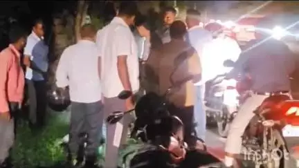 भानपुर: वाल्टरगंज थाना क्षेत्र के पुर्सियां के पास दो बाइकों की भीषण भिड़ंत, दो लोग गंभीर रूप से घायल
