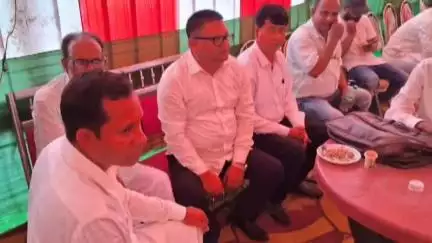 গোয়ালপোখর ১: গোয়ালপোখর থানার চানভিটা গ্রামে গ্রামের একাধিক সমস্যা নিয়ে গ্রামবাসীর সঙ্গে আলোচনা করলেন জেলা পরিষদের সহকারী সভাধিপতি