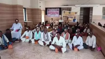 ಹೊಸಪೇಟೆ: ನಗರದಲ್ಲಿ ಕೂಡ್ಲಿಗಿ ತಾಲೂಕಿನ ವಿವಿಧ ಗ್ರಾಮದ ಹಿರಿಯ ನಾಗರಿಕರಿಗೆ,ಉಚಿತ ಕಣ್ಣಿನ ಶಸ್ತ್ರಚಿಕಿತ್ಸೆ