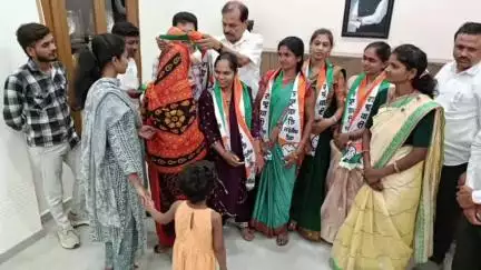 तिरोडा: खा.श्री प्रफुल पटेलजी यांचे जनसंपर्क कार्यालय, गोंदिया येथे गुमाधावडा येथील अनेकांचा राष्ट्रवादी काँग्रेस पक्षात प्रवेश
