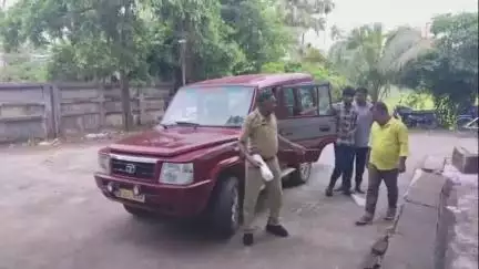 কাকদ্বীপ: বেপরোয়াভাবে গাড়ি চালানোর ঘটনায় ও ট্রাফিক সিগন্যাল অবমাননা ঘটনায় গ্রেপ্তার অভিযুক্ত কাকদ্বীপ থেকে আজ আদালতে পেশ করল