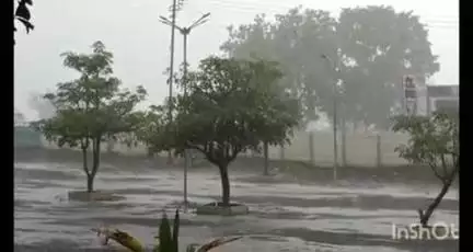 देऊळगाव राजा: देऊळगाव राजा शहरात जोरदार पावसाचे आगमन - दिवसभर सतत धार पाऊस - नुकसान  नाही