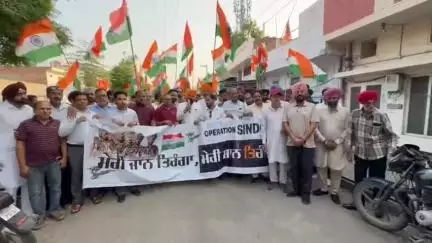 ਧੂਰੀ: ਧੂਰੀ ਵਿਖੇ ਬੀਜੇਪੀ ਦੇ ਵਰਕਰਾਂ ਵੱਲੋਂ ਧੂਰੀ ਦੇ ਮੇਨ ਬਾਜ਼ਾਰਾਂ ਵਿੱਚ ਕੀਤੀ ਗਈ ਤਿਰੰਗਾ ਯਾਤਰਾ