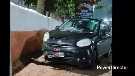 अंबाडा चौकी के सामने बाइक व बछड़े को टक्कर मारकर एक घर की दीवार से जा टकराई तेज़ रफ़्तार कार, चालक से पूछताछ जारी