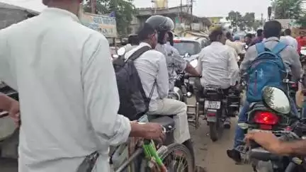 सिमरी बख्तियारपुर: रानीबाग ढाला के समीप लग रहा भीषण जाम, वाहन चालकों को होती है परेशानी #jansamasya