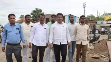 ಪಟ್ಟಣದಲ್ಲಿ ಸ್ಥಗಿತಗೊಂಡಿರುವ ಅಗಸಿ ಕಾಮಗಾರಿ ಪರಿಶೀಲಿಸಿದ ಶಾಸಕ ಅಶೋಕ ಮನಗೂಳಿ