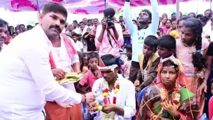 ಕುರುಗೊಡು: ಗೇಣಕಿನಾಳದಲ್ಲಿ ಉಚಿತ ಸಾಮೂಹಿಕ ಮದುವೆ, ನವ ಜೋಡಿಗಳಿಗೆ ಶಾಸಕ ಗಣೇಶ್ ಶುಭ ಹಾರೈಕೆ