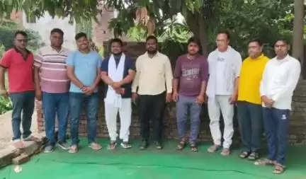 आलापुर: राजेसुल्तानपुर नगर पंचायत में भ्रष्टाचार के खिलाफ युवाओं ने खोला मोर्चा, बैठक कर बनाई आंदोलन की रणनीति