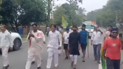 पेटरवार: JLKM की खतियानी पदयात्रा पेटरवार से रांची के लिए रवाना हुई
