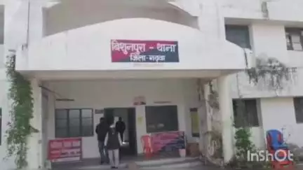 बिशुनपुरा: दवनकारा में दो बाइक की टक्कर में 4 लोग घायल