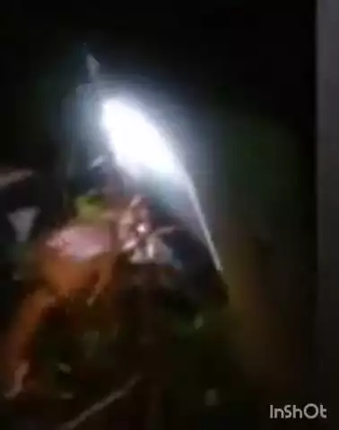 വടകര: കുറ്റ്യാടി വട്ടോളിയിൽ കനത്ത മഴയിൽ തെന്നി മാറിയ കാർ കനാലിൽ വീണു, രണ്ടു പേർക്ക് പരിക്ക്