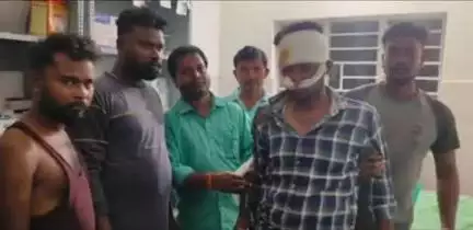 बोराम: तेज रफ्तार कार की चपेट में आने से बाइक सवार दो युवक घायल, एक की हालत नाजुक