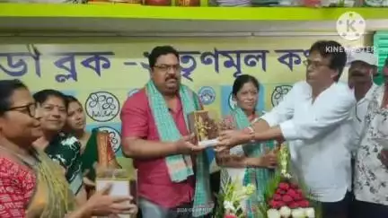 বাঁকুড়া ২: বাঁকুড়া ব্লক 2 তৃণমূল কংগ্রেসের পক্ষ থেকে বাঁকুড়া সাংগঠনিক জেলা তৃণমূল কংগ্রেসএর নব নিযুক্ত জেলা সভাপতি কে সম্বর্ধনা