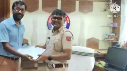 বিষ্ণুপুর: বাড়ি থেকে চুরি যাওয়া ল্যাপটপ অবশেষে ফেরত পেলেন বিষ্ণুপুরের বিশিষ্ট বাচিক শিল্পী অনিন্দ্য মুখোপাধ্যায়