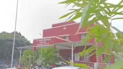 ஊத்தங்கரை: மெய்யாண்டபட்டி பெருமாள் கோவில் அருகே அனுமதி இன்றி M.சாண்ட் கடத்திய வாகனம் பறிமுதல்