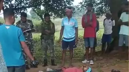 तोरपा: अम्मा गांव में युवक ने कटहल के पेड़ से फांसी लगाकर आत्महत्या की