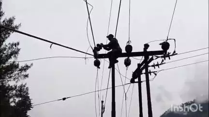 निचार: किन्नौर के भावा वैली में तूफान से टूटी बिजली की तारें, मुरम्मत कार्य कर बिजली आपूर्ति बहाल की गई