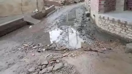 मुहम्मदपुर मई मे जलभराव के कारण लोगों को  ‌परेसानी का सामना करना पड़ रहा है कोई भी अधिकारी सुनबाई नहीं कर रहे है