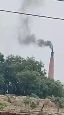 .उ प्र प्रतापगढ पट्टी बेलसंडी गांव में सरकारी भूमि पर विजेंद्र गुप्ता द्वारा अवैध बाराही 551 ईंट उद्योग का संचालन जारी