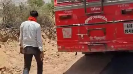 लोहावट: भोजासर व चाखू थाना क्षेत्र में बदमाशों ने बसों को रोका, टायरों से निकाली हवा