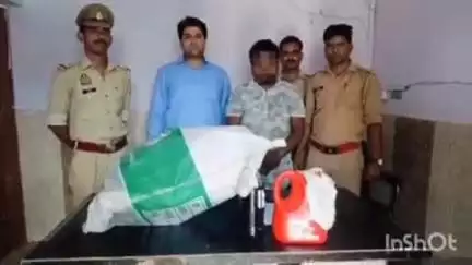 सिकंदराराऊ: सिकन्दाराऊ पुलिस व आबकारी टीम ने 1 अभियुक्त को किया गिरफ्तार, कब्जे से 5 लीटर अवैध कच्ची देसी शराब व शराब भट्टी की बरामद