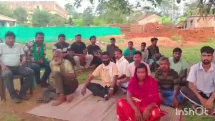 गोपीकांदर: गुम्मामोड़ में हुल दिवस की तैयारियों को लेकर संथाल पहाड़िया समाज सेवा समिति की हुई बैठक