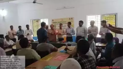 खरीफ महाभियान 2025 अंतर्गत किशनगंज प्रखंड मुख्यालय में प्रखंड स्तरीय खरीफ कर्मशाला सह प्रशिक्षण कार्यक्रम का विधिवत उद्घाटन जिला कृषि पदाधिकारी एवं कृषि विभाग के सहायक निदेशक एवं स्थानीय जनप्रतिनिधि / किसान द्वारा संयुक्त रूप से किया गया ।