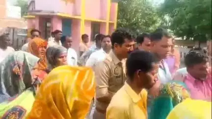 बिसवां: लालपुर कोठी के पास पुलिस की डायल 112 वाहन की टक्कर से युवक की मौके पर हुई मौत, शव को पोस्टमार्टम के लिए भेजा