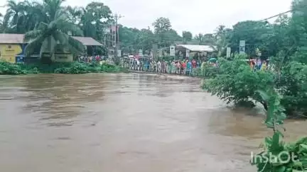 മീനച്ചിൽ: ശക്തമായ മഴയിൽ ഈരാറ്റുപേട്ട ഭാഗത്ത് മീനച്ചിലാറ്റിൽ ജലനിരപ്പ് ഉയർന്നു, വീടുകളിൽ വെള്ളം കയറി