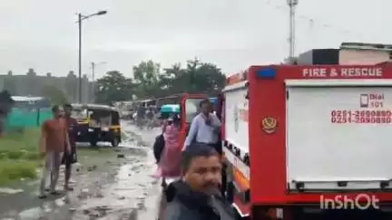 अंबरनाथ: बदलापूर सोनिवली परिसरातील नागरिकांचे प्रशासनाच्या वतीने स्थलांतर सुरू #Jansamasya