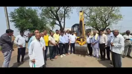 કપડવંજ: કૈલાશ કંપા ખાતે ધારાસભ્યના હસ્તે રૂપિયા 59 લાખના ખર્ચે તૈયાર થનાર રોડનું ખાતમુહૂર્ત કરવામાં આવ્યું