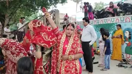 हवेली खड़कपुर सद्भावना घाट बस सावित्री पूजा
