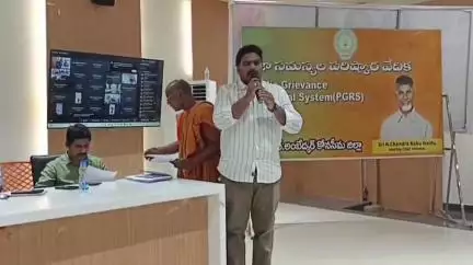 కలెక్టరేట్లో పీజీఆర్ఎస్ కార్యక్రమానికి 211 అర్జీలు