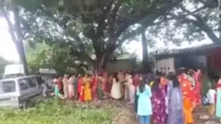 ओरमांझी: ओरमांझी के विभिन्न इलाकों में सुहागिन महिलाओं ने वट सावित्री पूजा धूमधाम से मनाई