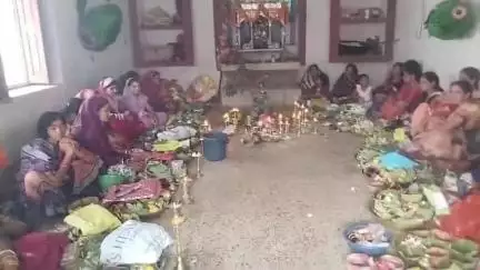 ଭଟଲି: ପଶ୍ଚିମ ଓଡିଶାର ଶ୍ରୀକ୍ଷେତ୍ର ଦଧିବାମନ ମନ୍ଦିରରେ ଅଞ୍ଚଳର ବହୁ ମହିଳା ପାଳିଲେ ସାବିତ୍ରୀ ବ୍ରତ