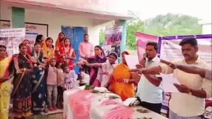 डोमचांच: डोमचांच में हैंड इन हैंड इंडिया द्वारा बाल अधिकारों के संरक्षण के लिए कार्यक्रम आयोजित