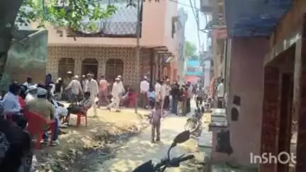 धौलाना: मोहल्ला कुरैशियान में बंदरों के हमले के दौरान छत से नीचे गिरकर हुई युवती की मौत