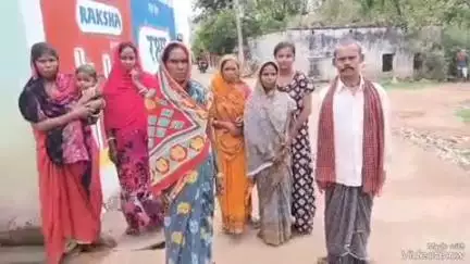 देवघर: रिखिया थाना क्षेत्र के जरवाडीह गांव में पेयजल की समस्या से जूझ रहे हैं ग्रामीण #jan samasya