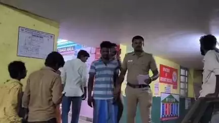 கோவில்பட்டி: வாகன சோதனையின் போது ரவுடியை துப்பாக்கி முனையில் பெத்தேல் பகுதியில் பிடித்த போலீசார் - வெளியான ரவுடி நடமாடும் CCTV காட்சி