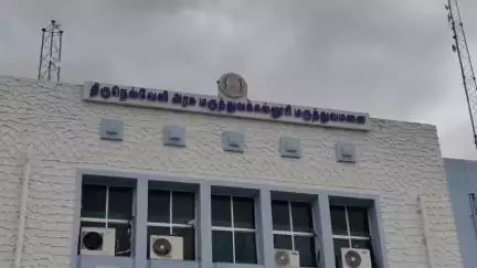 பாளையங்கோட்டை: ஆட்சியர் அலுவலக ஓட்டுநர் உடல் உறுப்புகள் தானம் - நெல்லை அரசு மருத்துவமனையில் உடலுக்கு மரியாதை செலுத்திய மாவட்ட ஆட்சியர்