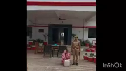 मिहींपुरवा: मुर्तिहा पुलिस ने 10 लीटर अवैध कच्ची शराब के साथ एक अभियुक्ता को किया गिरफ्तार