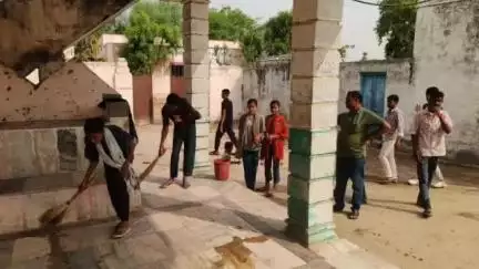 गंगरार: गंगरार क्षेत्र में समाज सेवा शिविर के तहत स्वच्छता का दिया गया संदेश, उपखंड अधिकारी ने बच्चों की तारीफ की