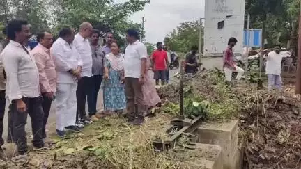 తాడేపల్లిగూడెం: రావిపాడులో పంట కాలువల ఆధునీకరణ పనులను పరిశీలించిన ప్రభుత్వ విప్, ఎమ్మెల్యే బొలిశెట్టి శ్రీనివాస్