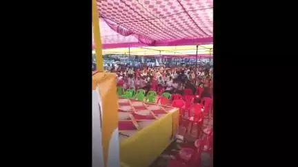 रघुनाथपुर: राजपुर खेल मैदान में जनसुराज की बदलाव यात्रा में पहुंचे प्रशांत किशोर, कार्यकर्ताओं ने किया स्वागत