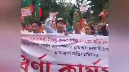 ঢকুৱাখানা ভাগ: ঢকুৱাখনাত অৰুণোদয় আৰু মহিলা উদ্যমীতা আঁচনিৰ পৰা বঞ্চিত মহিলাৰ উত্তাল প্ৰতিবাদ