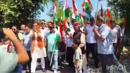 भवारना: विधायक विपिन सिंह परमार ने थुरल में तिरंगा शौर्य सम्मान यात्रा में हिस्सा लिया